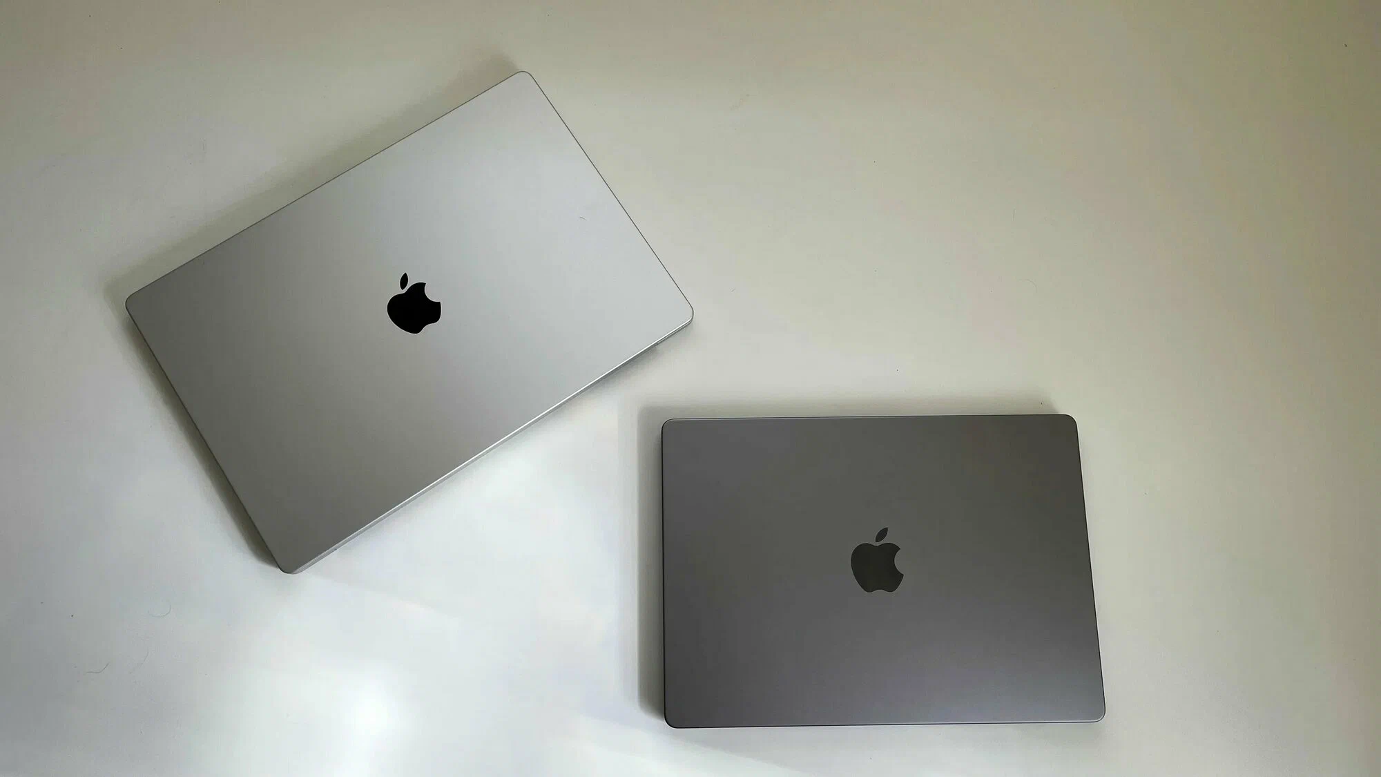 Ноутбук Apple MacBook Air 13 2020 (M1, 8/256 GB, SSD) (MGN63) space grey (темно-серый). изображение 11