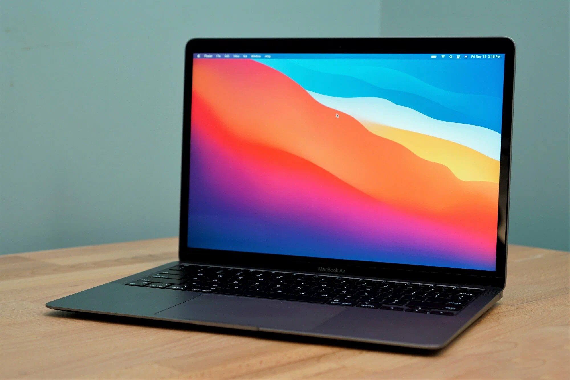 Ноутбук Apple MacBook Air 13 2020 (M1, 8/256 GB, SSD) (MGN63) space grey (темно-серый). изображение 8