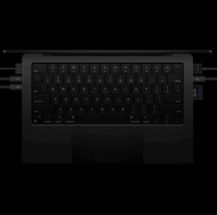 Ноутбук Apple MacBook Pro 14" (2024), M4 Max, 36/1Tb, SSD, (MX2G3), Silver RU клавиатура изображение 10