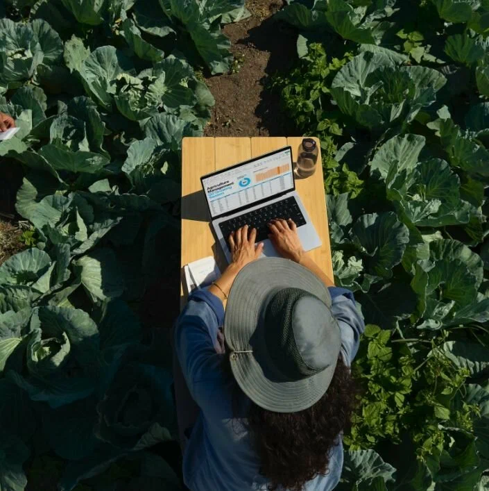 Ноутбук Apple MacBook Pro 14" (2024), M4 Max, 36/1Tb, SSD, (MX2G3), Silver RU клавиатура изображение 9